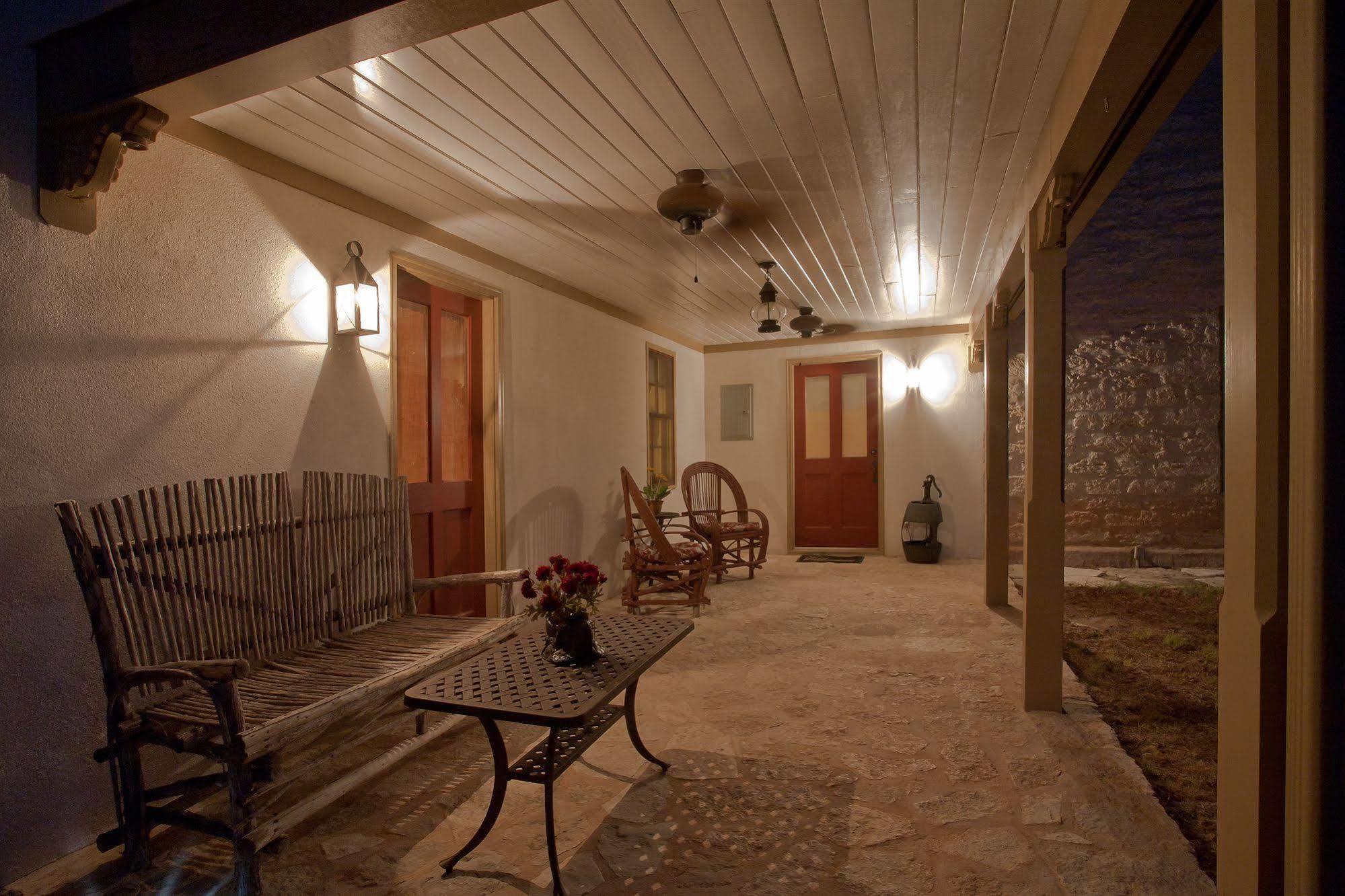 Rock House Hideaway Complex Fredericksburg Exterior photo